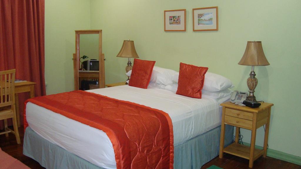 Heritage Inn Trinidad Belmont Ruang foto