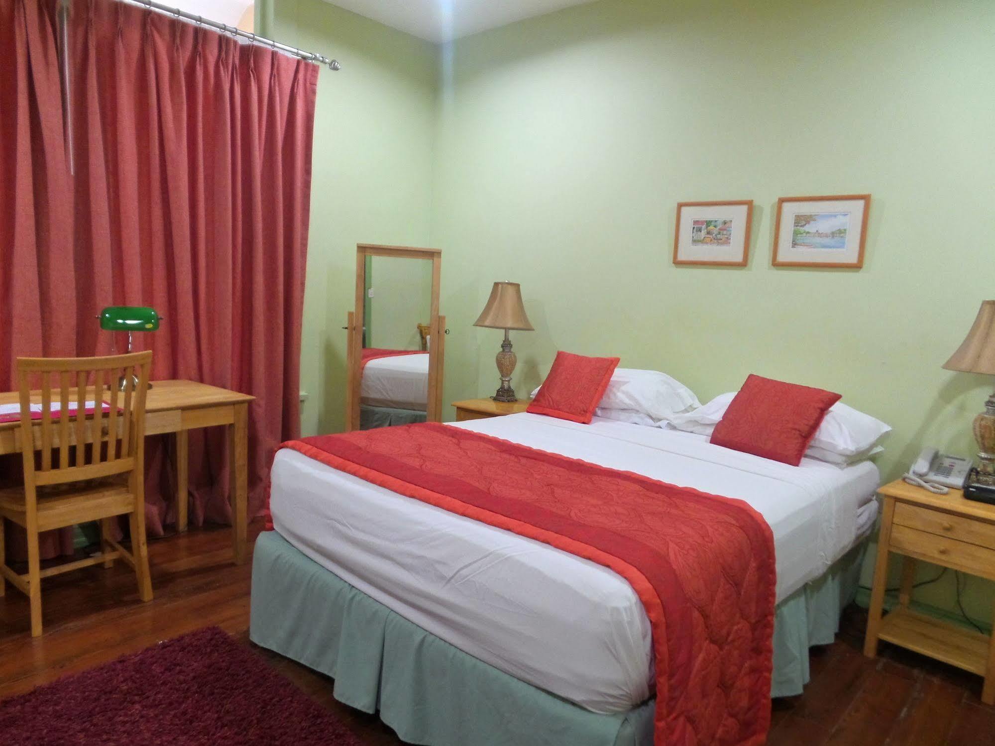 Heritage Inn Trinidad Belmont Bagian luar foto
