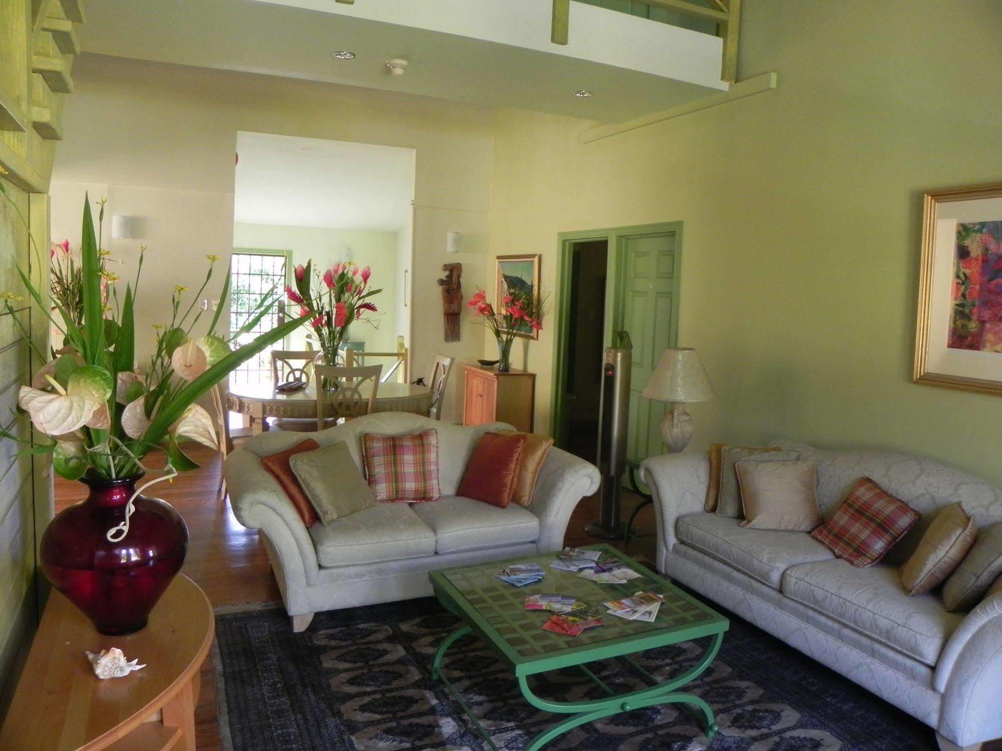 Heritage Inn Trinidad Belmont Bagian luar foto